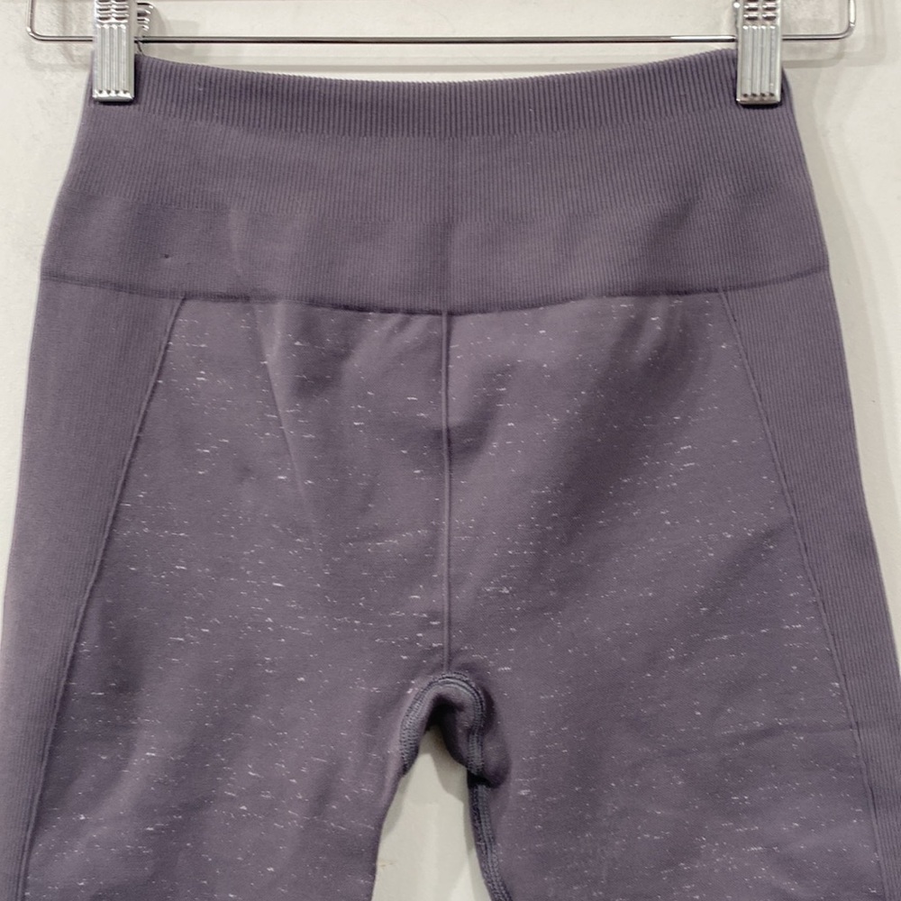 Lululemon Free To Flow Crop 17” Magnum/White size 6 - Picture 8 of 15